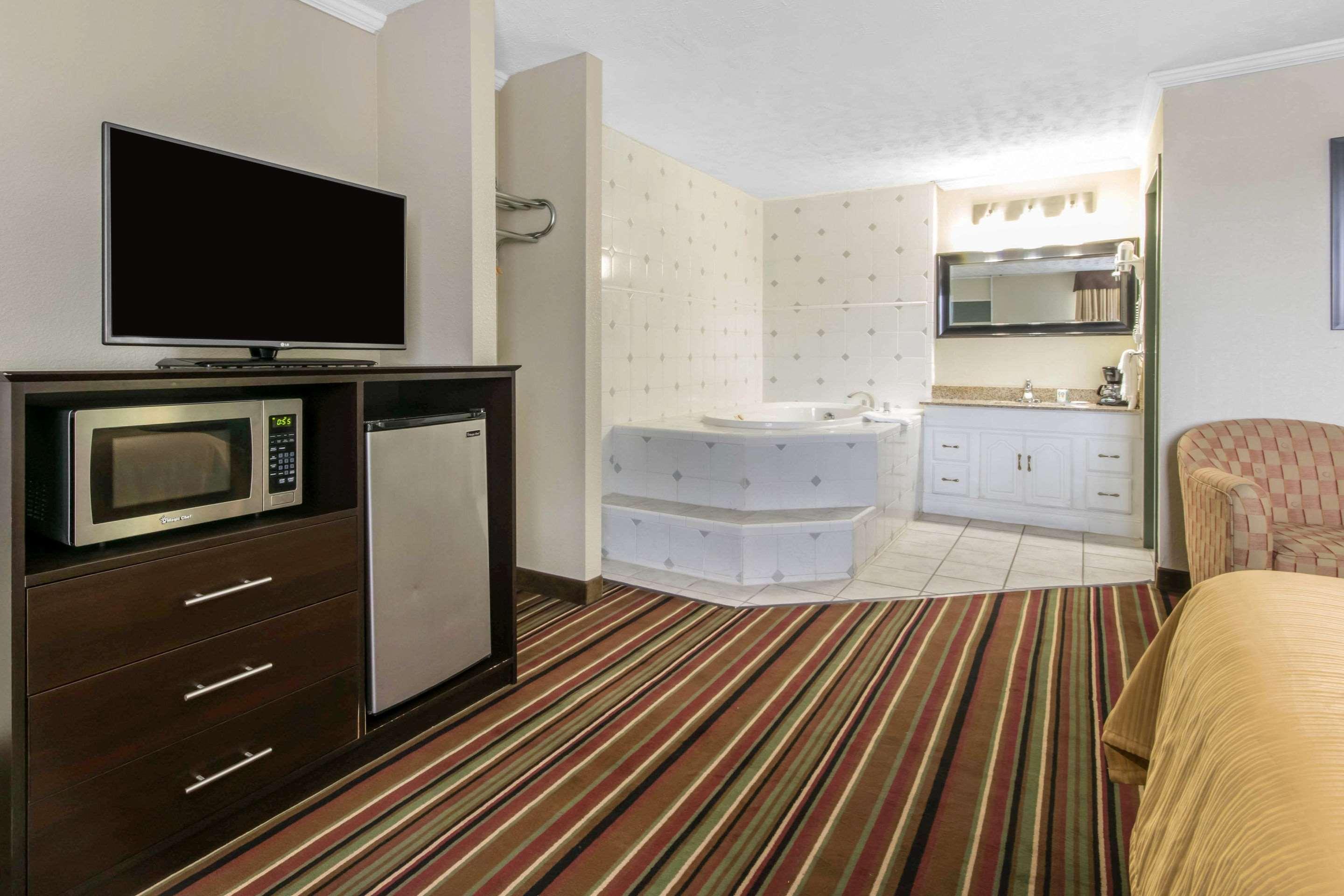 Quality Inn & Suites Horse Cave Kültér fotó